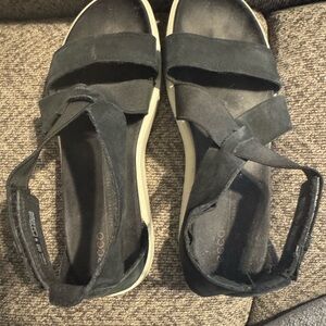 Ecco Women's Black and Cream Sandals